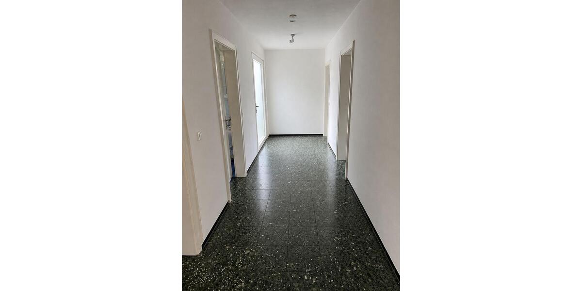 Erdgeschoßwohnung Flensburg - 3 Zimmer, 115 m&sup2;, 860&euro; | Angebot:26683835