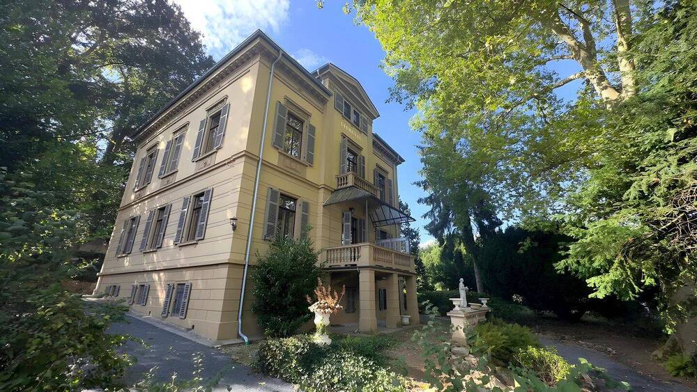 Etagenwohnung Wiesbaden Nordost - 4 Zimmer, 155 m&sup2;, 2.690&euro; | Angebot:26841296