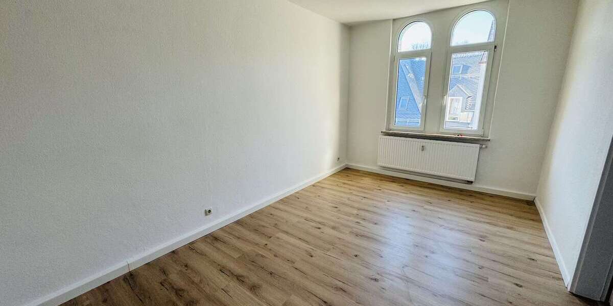 Etagenwohnung Limbach-Oberfrohna Oberfrohna - 2 Zimmer, 59 m&sup2;, 325&euro; | Angebot:26715883