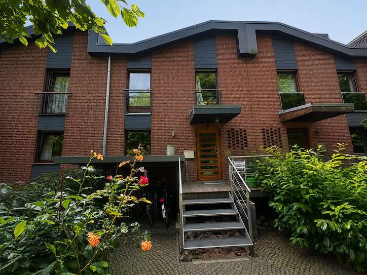 Einfamilienhaus Hamburg Wandsbek - 6.5 Zimmer, 152 m&sup2;, 2.400&euro; | Angebot:26902172