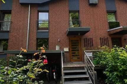 Haus Hamburg Wandsbek - 6.5 Zimmer, 152 m&sup2;, 2.400&euro; | Angebot:26902172