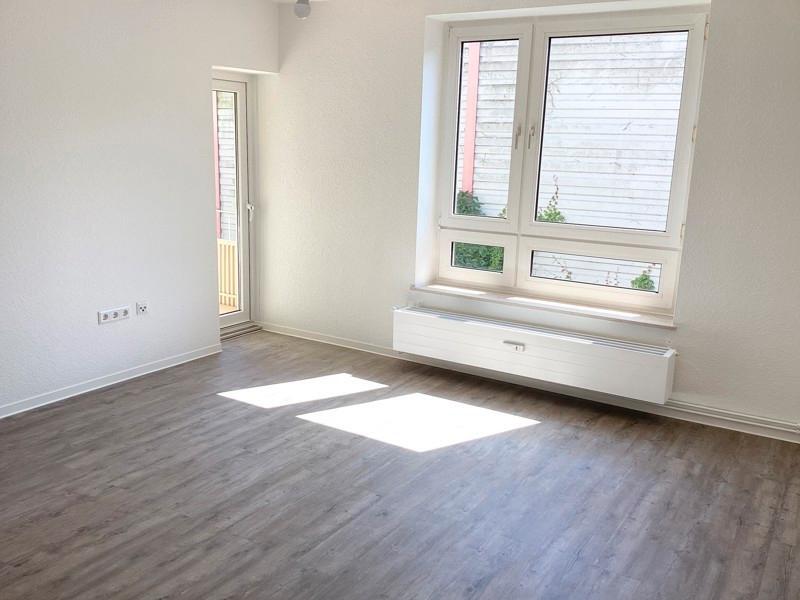 Modernisierte 3-Zimmer-Wohnung mit Tageslichtbad und Balkon
