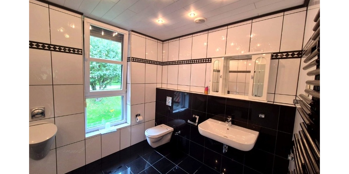 Gepflegte, großzügige 2-Etagen-Wohnung mit Kamin & Carport zu vermieten – wohnen wie im eigenen Haus - Maisonettenwohnung Gonbach Rheinland-Pfalz | Angebot:24409001