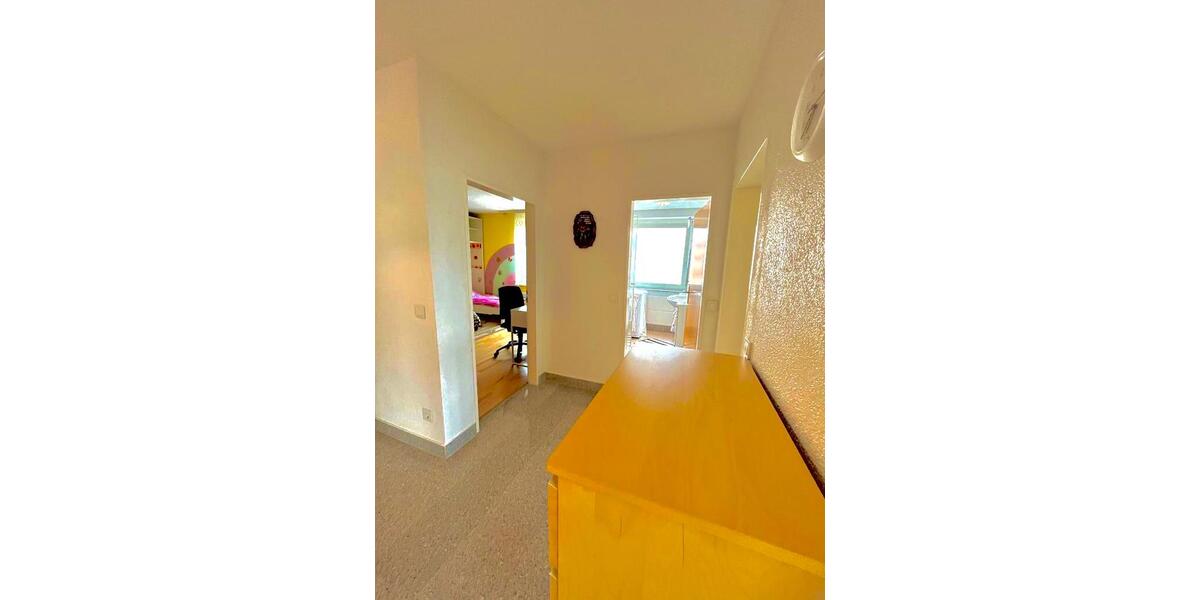 Etagenwohnung Sindelfingen Sindelfingen (Stadt) - 4 Zimmer, 98 m&sup2;, 1.400&euro; | Angebot:24857814