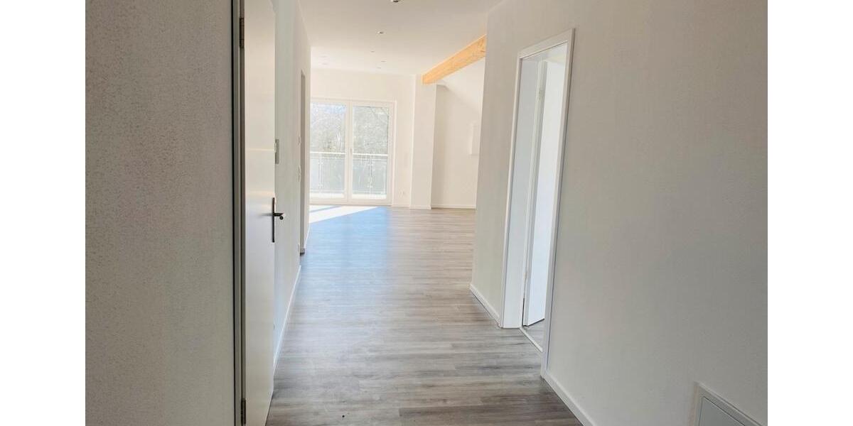 Dachgeschoßwohnung Rottenburg an der Laaber - 4 Zimmer, 110 m&sup2;, 1.190&euro; | Angebot:24978619