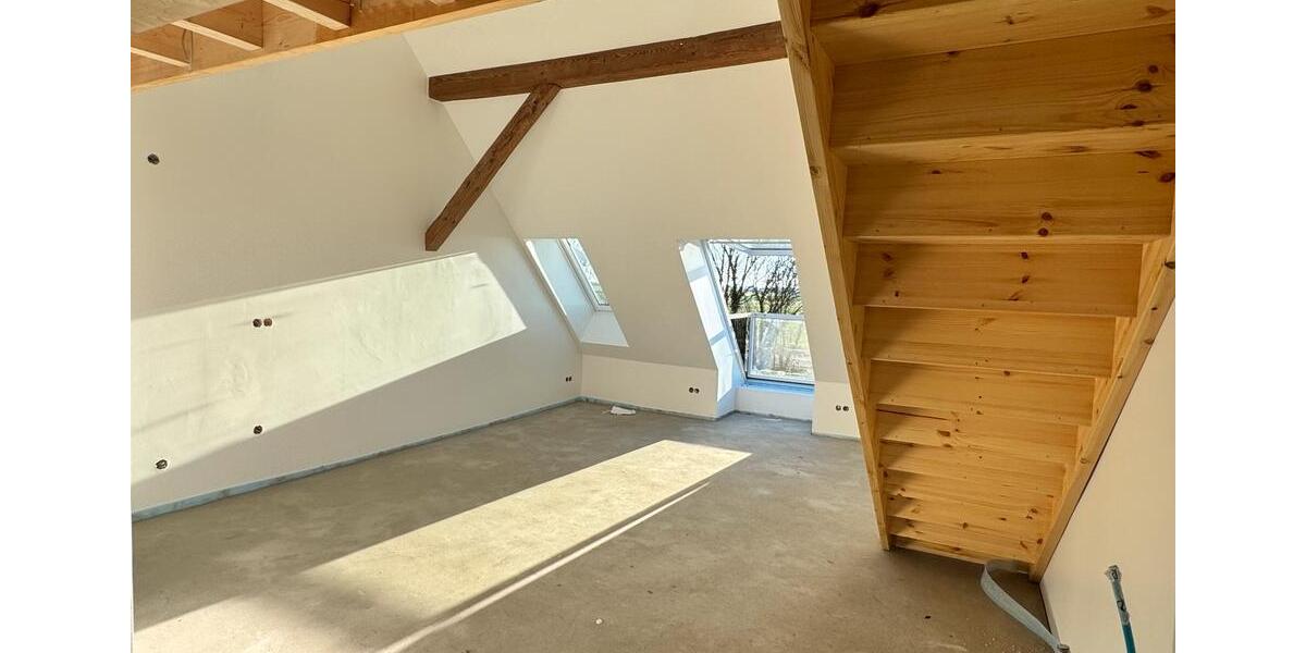 Dachgeschoßwohnung Tating - 4 Zimmer, 105 m&sup2;, 1.550&euro; | Angebot:26663493