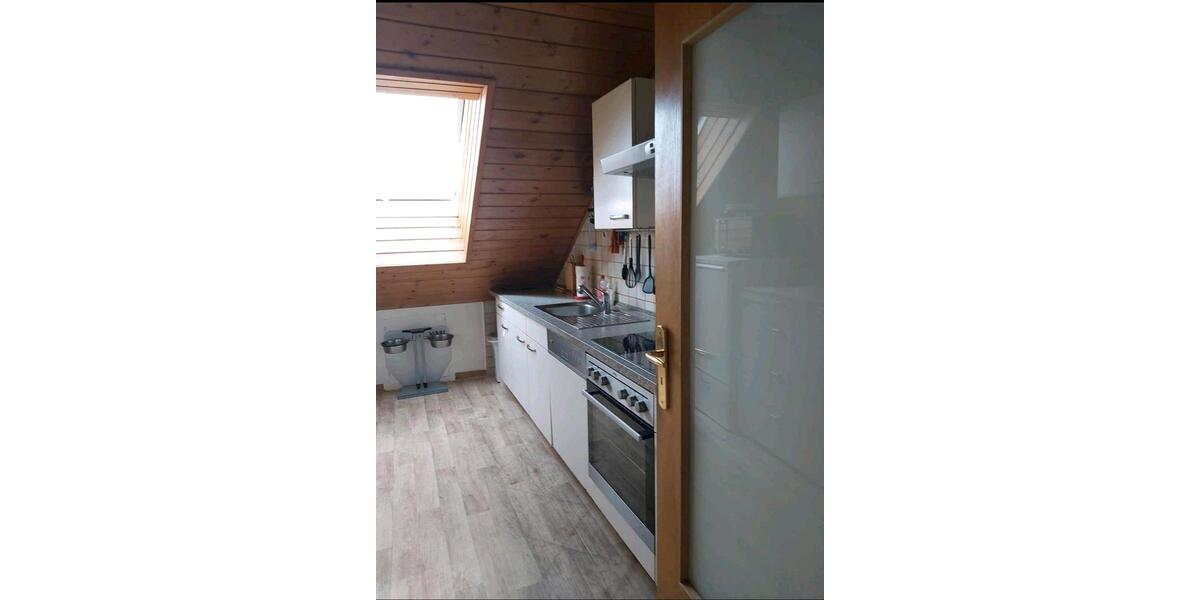 Dachgeschoßwohnung Schriesheim - 2 Zimmer, 80 m&sup2;, 1.150&euro; | Angebot:26030776