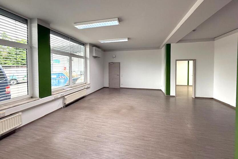 737 m² Büro, Praxis und Lagerhalle sowie zahlreiche Stellplätze in zentraler Lage von Gera zur Miete