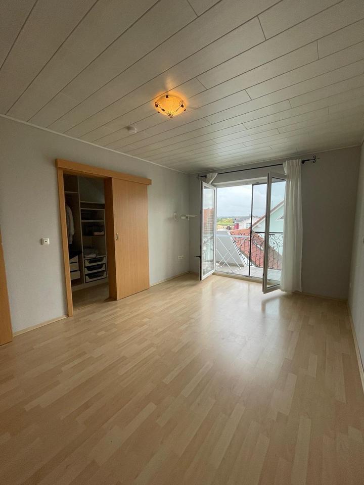 Helle und Großzügige 5,5-Zimmer-Wohnung in NeustadtDonau, Mauern
