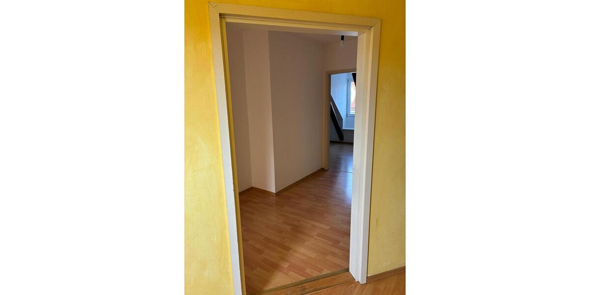 Dachgeschoßwohnung Eisleben (Lutherstadt) - 2 Zimmer, 65 m&sup2;, 330&euro; | Angebot:24791844