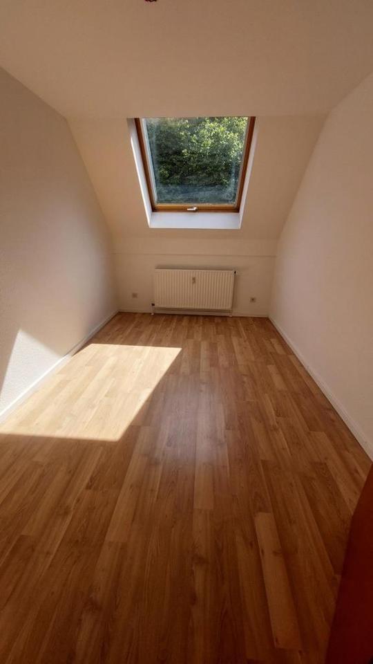 Wohnen im gemütlichen Dachgeschoß mit Balkon