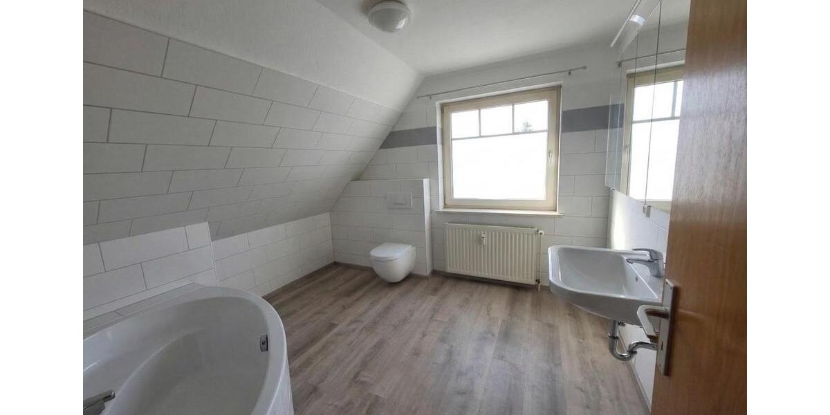 Etagenwohnung Bad Doberan - 4 Zimmer, 100 m&sup2;, 1.200&euro; | Angebot:25925314