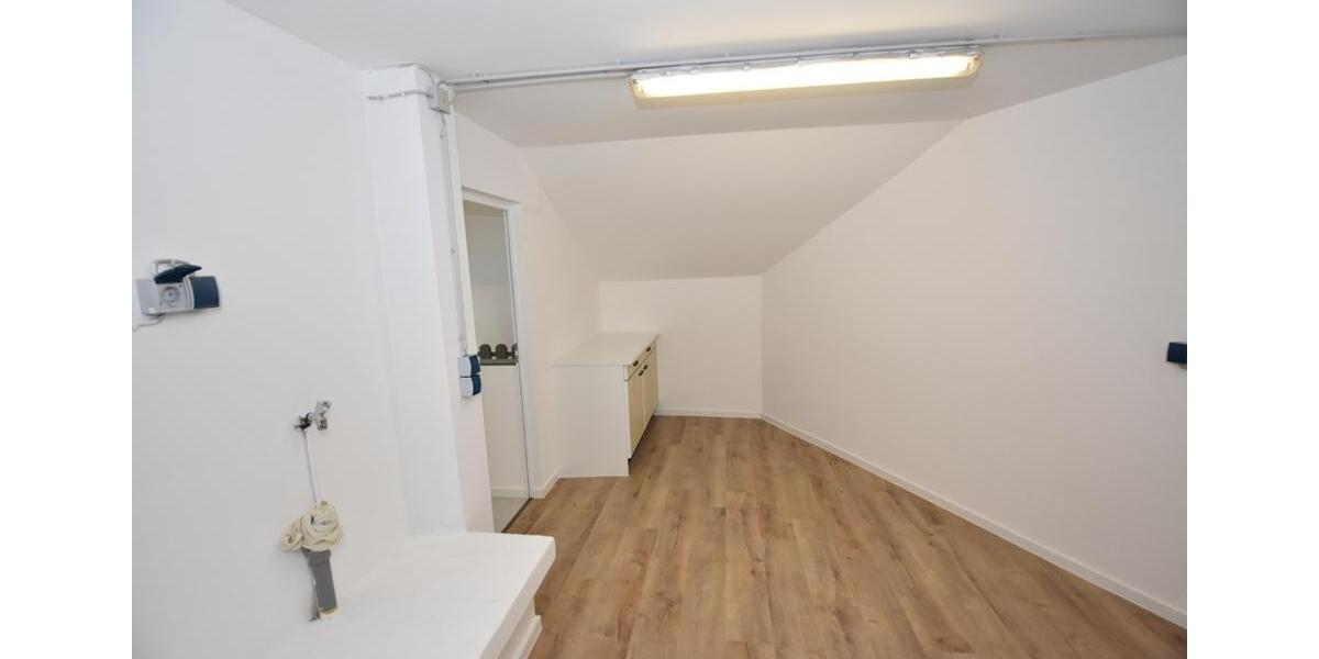 Dachgeschoßwohnung Friesoythe - 3 Zimmer, 130 m&sup2;, 780&euro; | Angebot:26006645