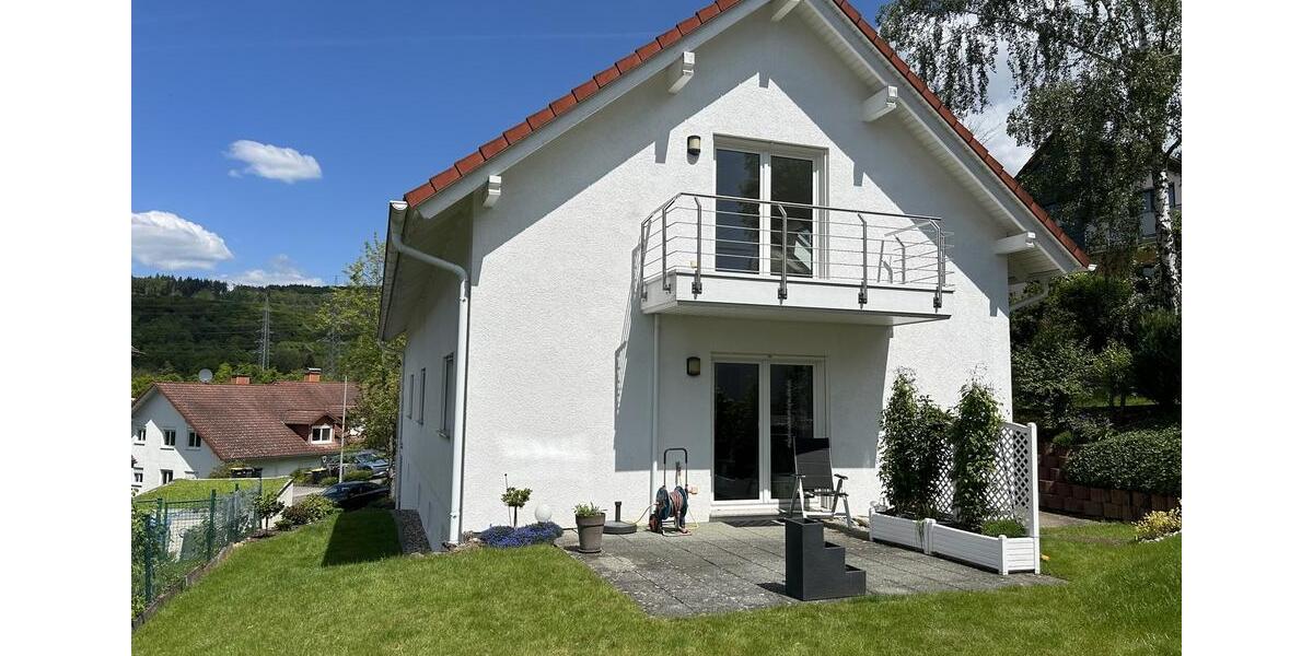 Schöne 2-Zimmer-Wohnung mit Balkon, Grün- & Blicklage von Privat. Am Schäfersberg-Niedernhausen 2 zimmer