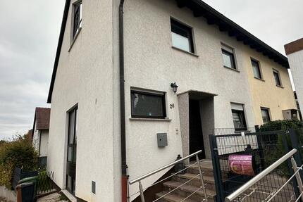 Traumhafte Doppelhaushälfte mit Garten, Terrasse und Garage 4 zimmer