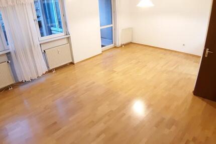 Schöne 2-Zimmer Wohnung Beautiful 2-Room Apartment
