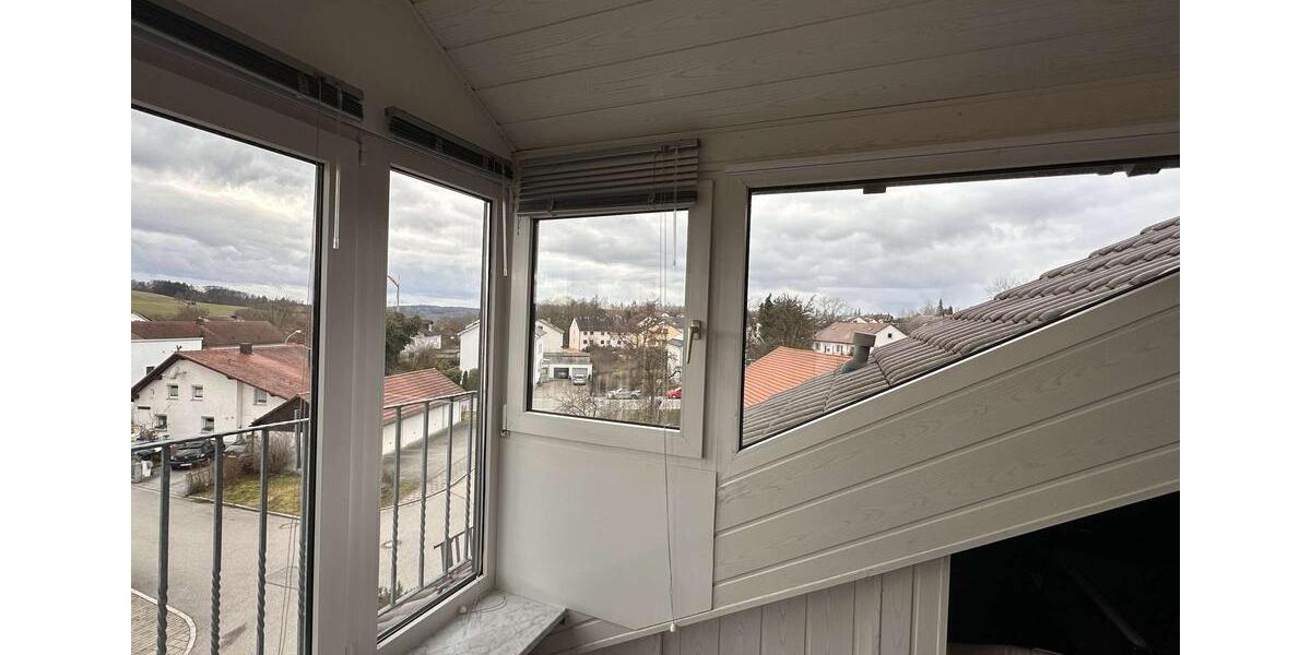 Helle 2-Zimmer Wohnung mit EBK, Einbauschrank, Klima uvm. 2 zimmer