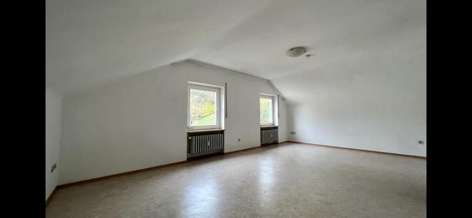 Dachgeschoßwohnung Schweinfurt Haardt - 1 Zimmer, 40 m&sup2;, 540&euro; | Angebot:26255298
