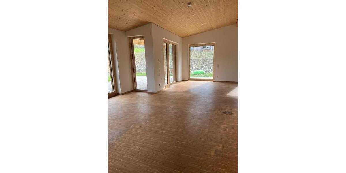Bungalow Chemnitz Klaffenbach - 5 Zimmer, 150 m&sup2;, 2.050&euro; | Angebot:26677690