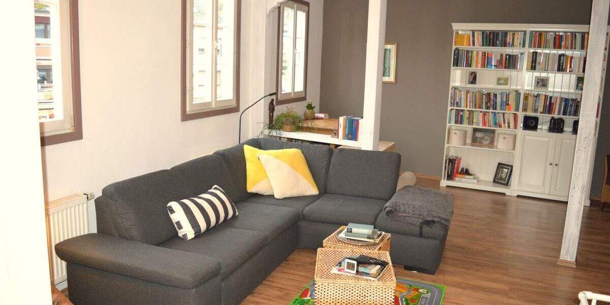 Stilvolles Wohnen im Zentrum Treis-Kardens. Moselnähe. Hoher Freizeitwert. Hochwertige Einbauküche. 4 zimmer