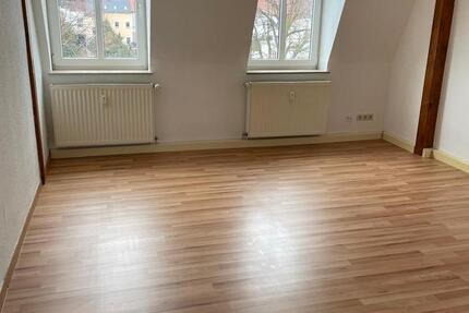 Wohnung Meerane - 3 Zimmer, 66 m&sup2;, 370&euro; | Angebot:25082500