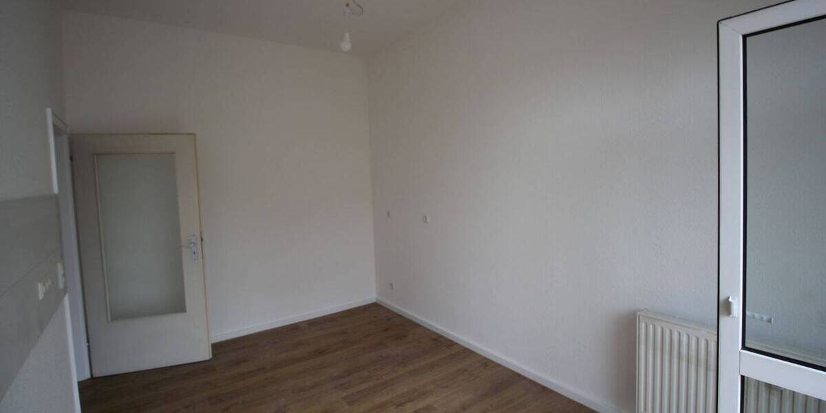 DU , Dellpl.25, 2.OG, 85 m², 2 Zi, Flur, Küche, Bad,Balkon,zusätzl.ein App. 1 Zi.,Flur,WC,1 gr.Einbauschrank 3 zimmer