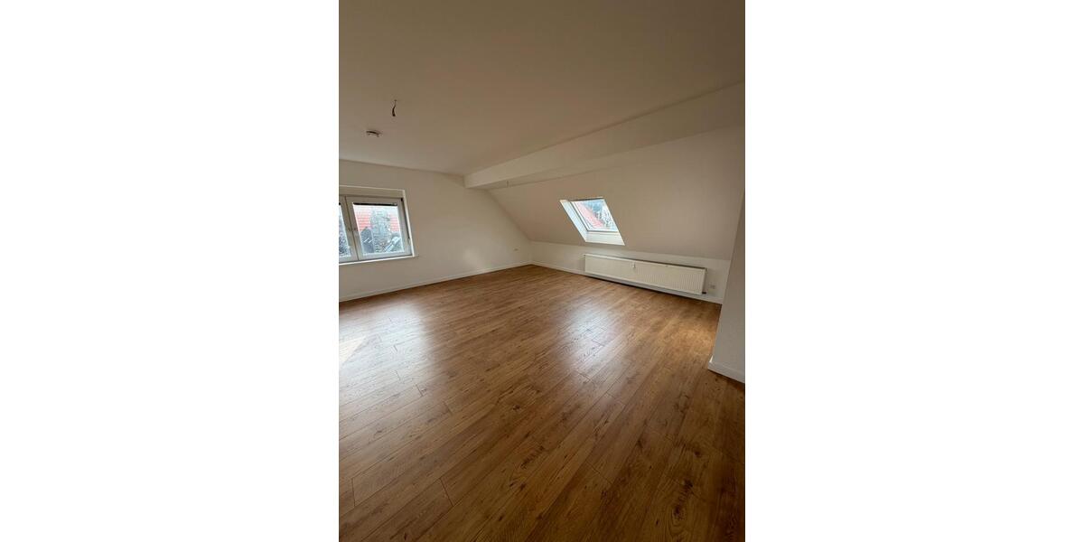 Dachgeschoßwohnung Einbeck - 2 Zimmer, 65 m&sup2;, 450&euro; | Angebot:26007343
