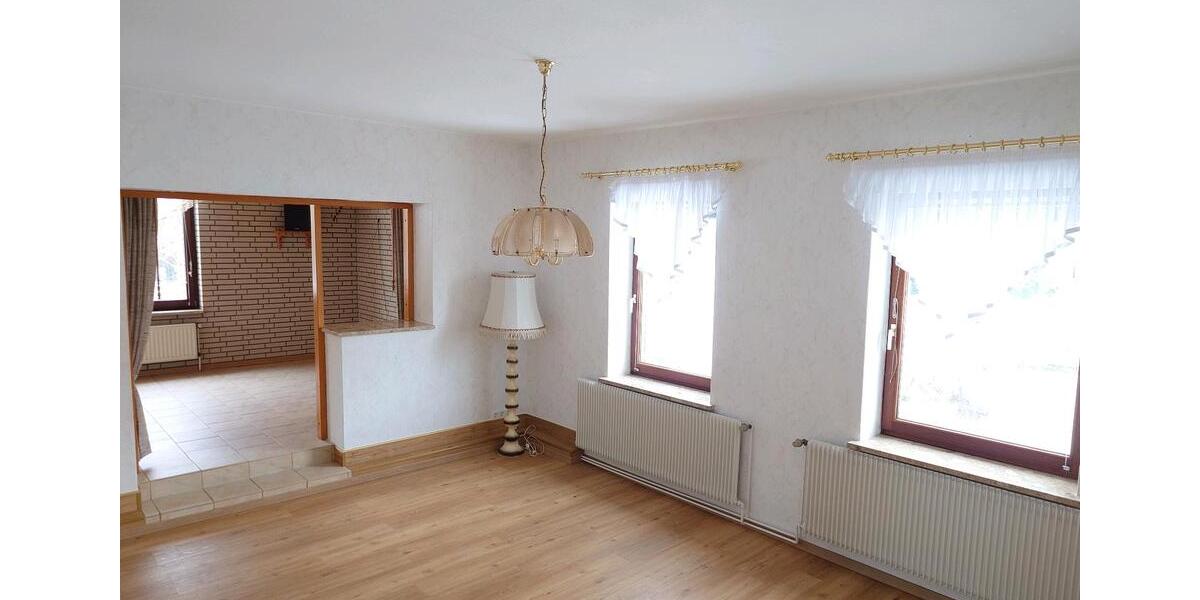 Einfamilienhaus Beverstedt - 8 Zimmer, 240 m&sup2;, 2.950&euro; | Angebot:24773878