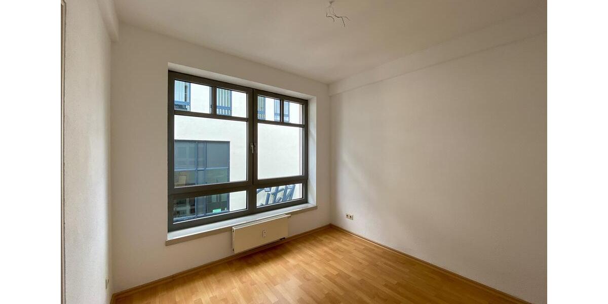 Etagenwohnung Naumburg (Saale) - 4 Zimmer, 110 m&sup2;, 800&euro; | Angebot:26476537