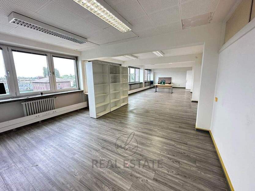 ca. 400 m² Büroetage im 3.OG mit eigener Küche und WC