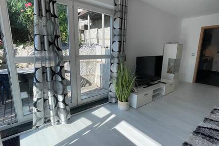 Sonnige möblierte Wohnung mit Terrasse in ruhiger Lage Kusterding 2 zimmer