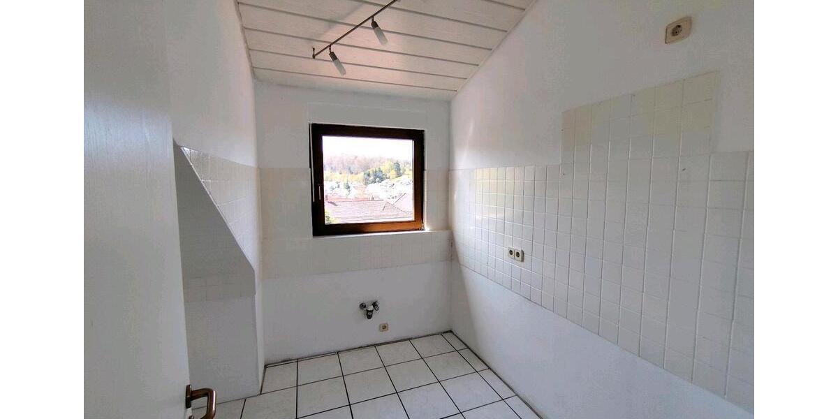 Dachgeschoßwohnung Neuenbürg - 2.5 Zimmer, 68 m&sup2;, 990&euro; | Angebot:26050721