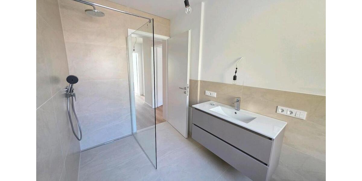 Neubau! Luxuriöses Haus mit Küche zu vermieten! Erstbezug! 5 zimmer