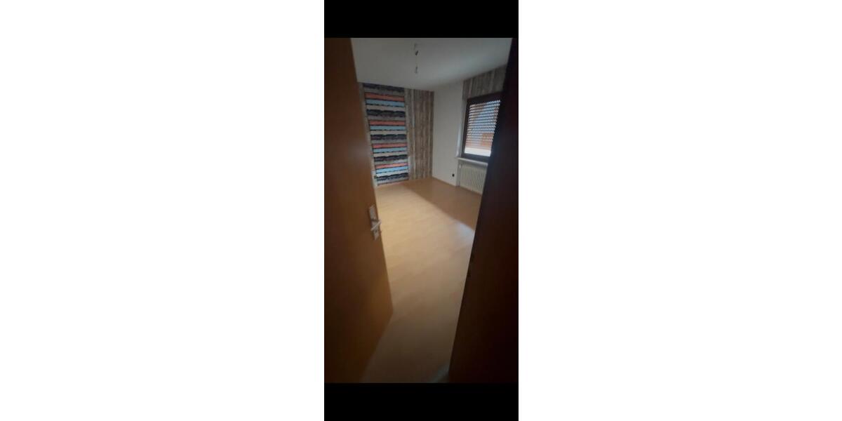 Etagenwohnung Schöllkrippen - 4 Zimmer, 94 m&sup2;, 800&euro; | Angebot:26023277