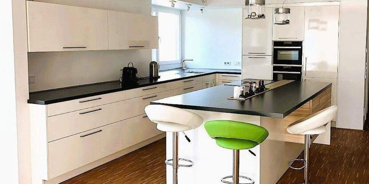 Etagenwohnung Siegen - 4 Zimmer, 154 m&sup2;, 1.960&euro; | Angebot:25052892