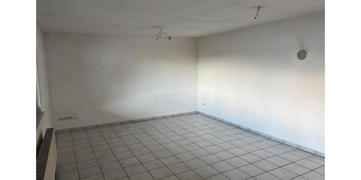 Mehrfamilienhaus, Wohnhaus Neckarbischofsheim - 8 Zimmer, 194 m&sup2;, 1.900&euro; | Angebot:25992356