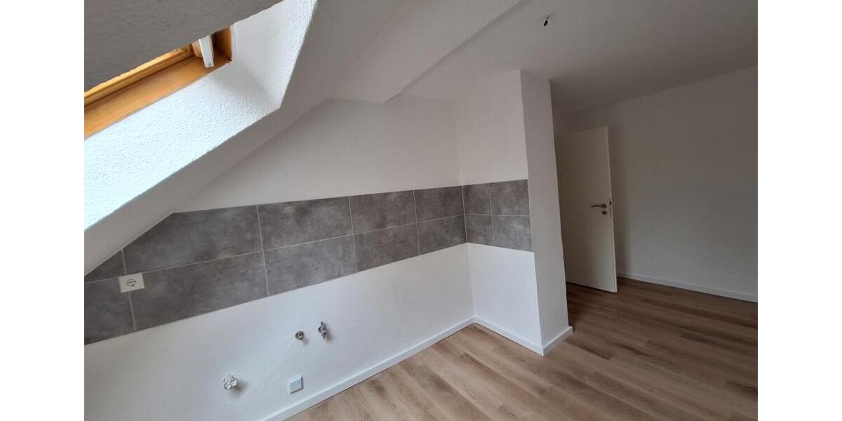 Dachgeschoßwohnung Freiberg - 2 Zimmer, 50 m&sup2;, 350&euro; | Angebot:26354998
