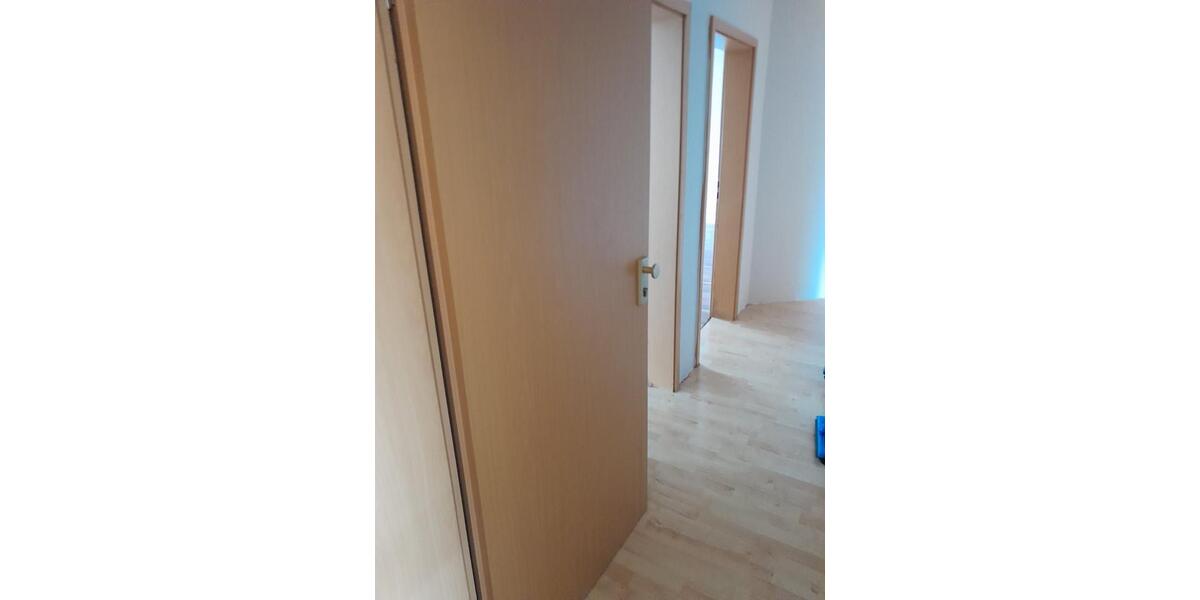 Dachgeschoßwohnung Schwelm - 3 Zimmer, 67 m&sup2;, 396&euro; | Angebot:25237399