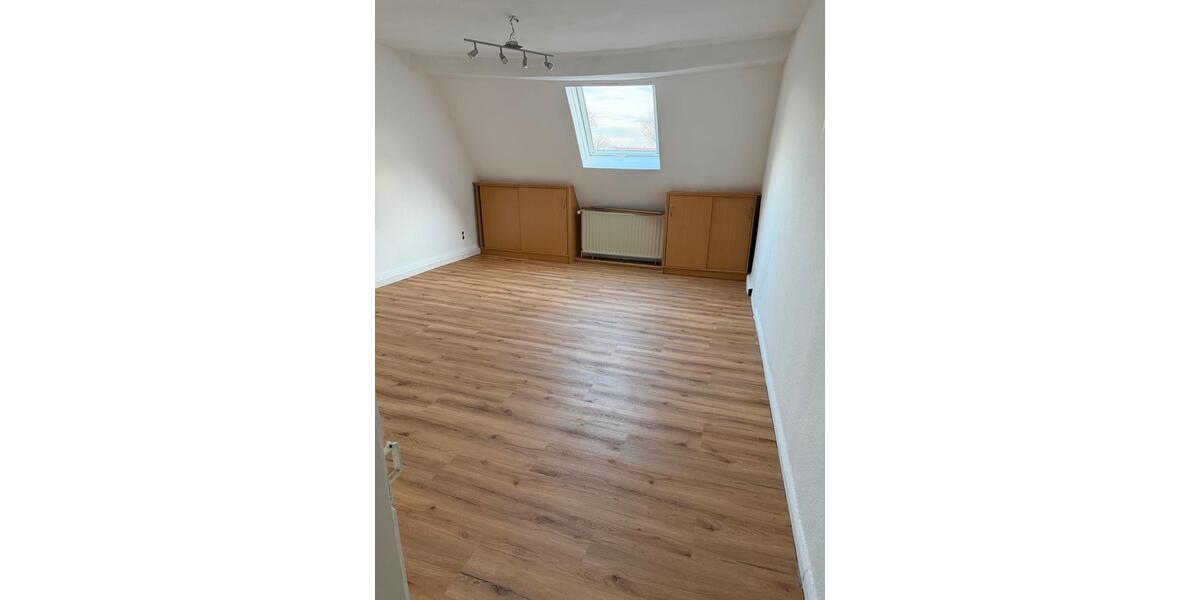 Dachgeschoßwohnung Fulda - 3 Zimmer, 84 m&sup2;, 850&euro; | Angebot:25844423