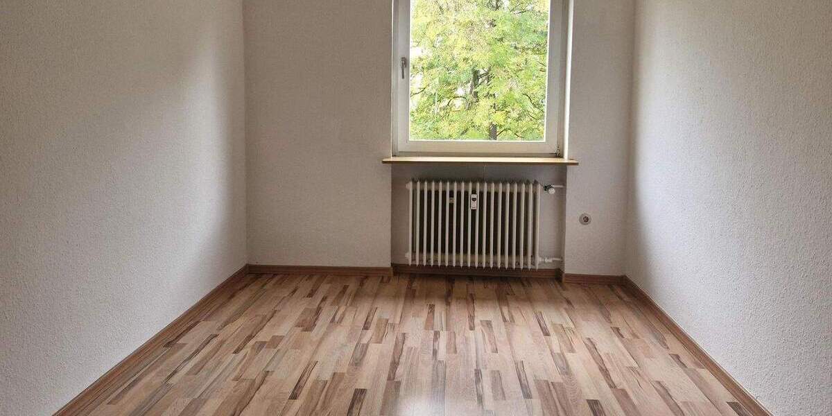 Etagenwohnung Kassel West - 3 Zimmer, 77 m&sup2;, 795&euro; | Angebot:24367370