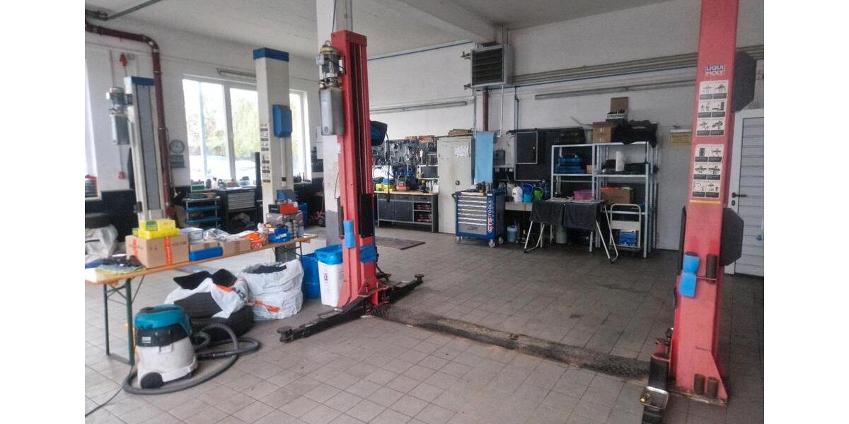 Werkstatt mit 2 Hebebühnen zimmer