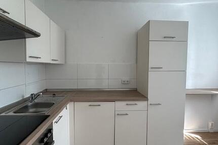 ---Sanierte 3-Raum Wohnung mit Einbauküche in Lusan--- zimmer