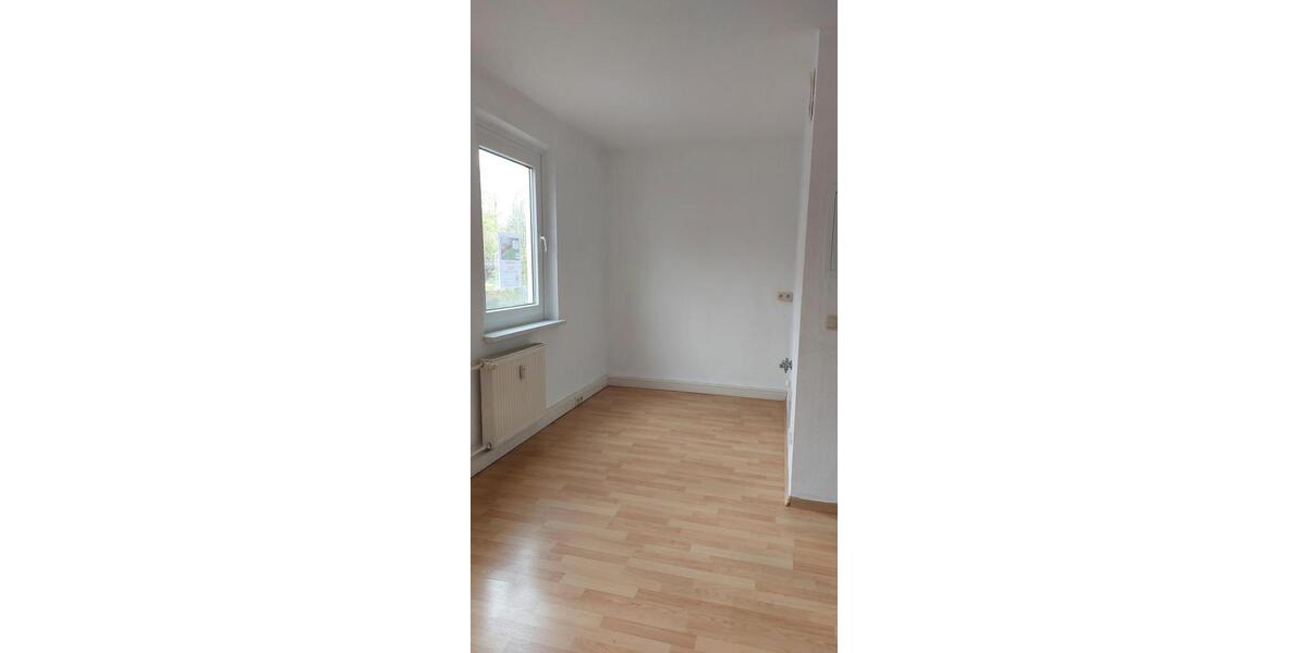 Erdgeschoßwohnung Bernsdorf - 1 Zimmer, 24 m&sup2;, 170&euro; | Angebot:20578039