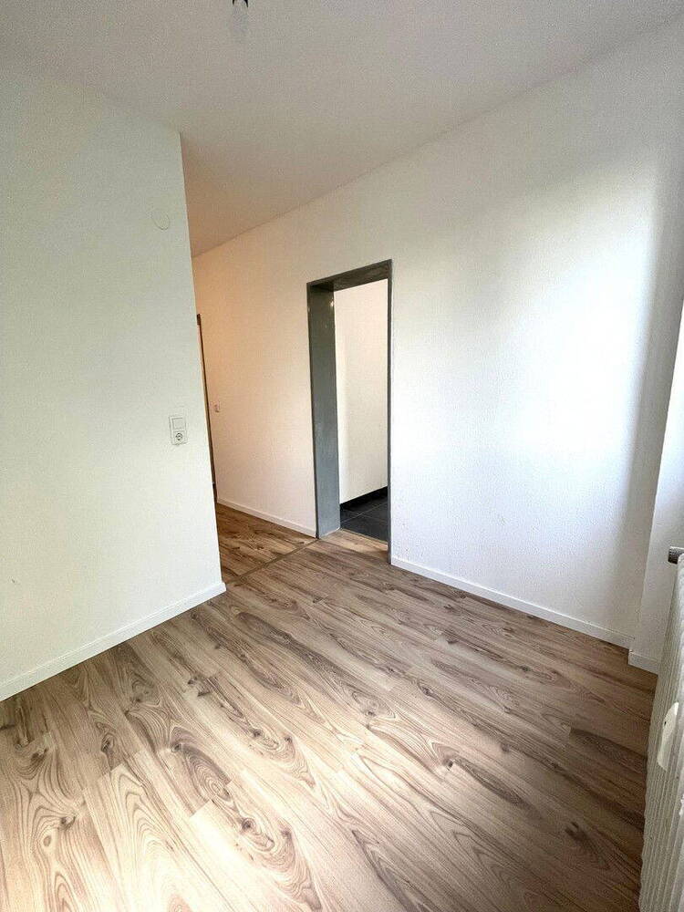 **Moderne, helle & frisch renovierte 2,5-Zimmer-Wohnung in Oberbarmen - mit Balkon & Aufzug**