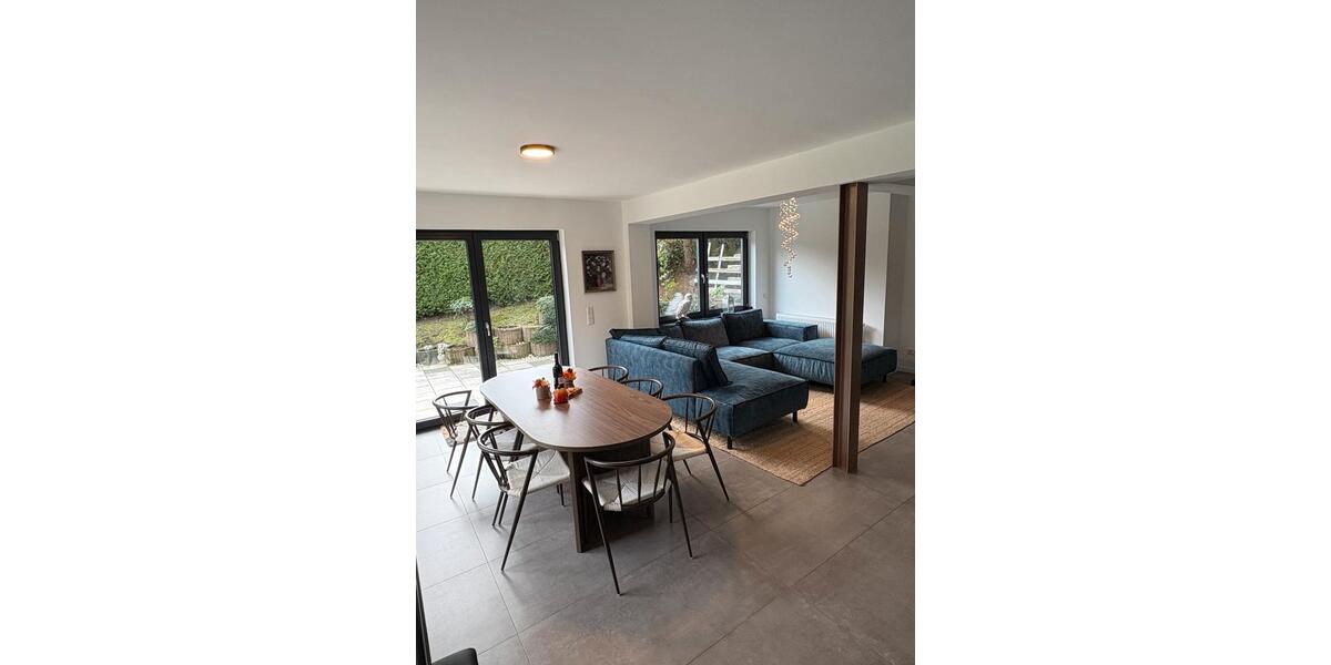 Wohnen auf Zeit Wermelskirchen - 7 Zimmer, 187 m&sup2;, 1.950&euro; | Angebot:26537221