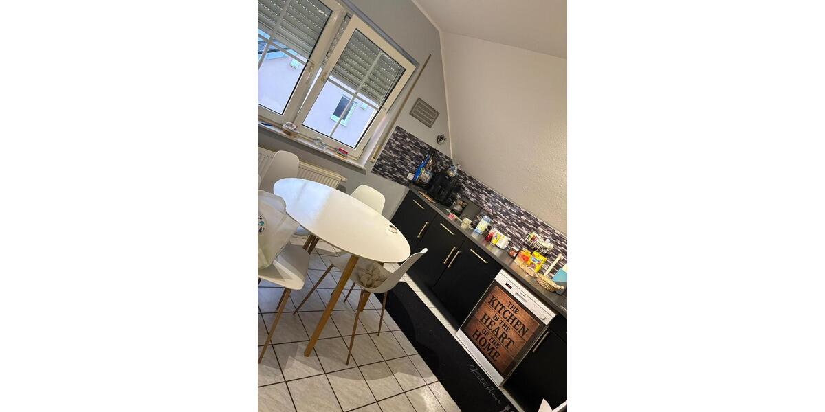 Dachgeschoßwohnung Waxweiler - 4 Zimmer, 115 m&sup2;, 700&euro; | Angebot:26653128