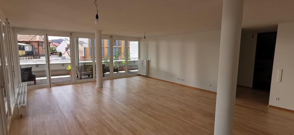 Etagenwohnung Lörrach - 4 Zimmer, 144 m&sup2;, 1.950&euro; | Angebot:26577763