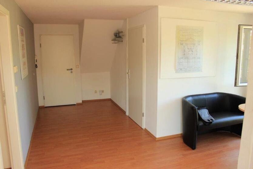 Attraktive Büroräume in Dachgeschoss-Wohnung