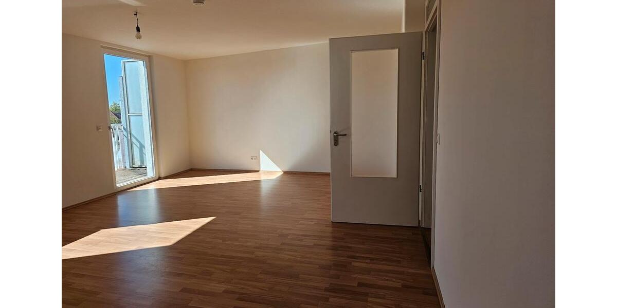 Etagenwohnung Pinneberg - 2 Zimmer, 64 m&sup2;, 763&euro; | Angebot:26493568