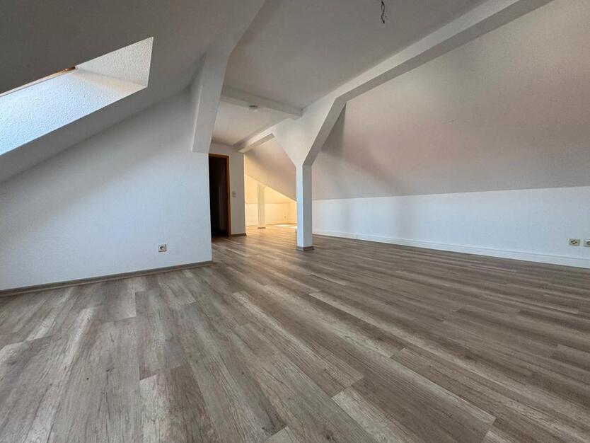 Helle Dachgeschoßwohnung in Rastenberg - Ideal für Singles oder Paare